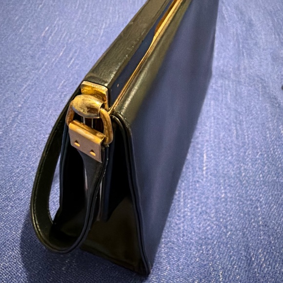 Vintage Sophisticated Black Leather Shoulder Bag Genuine Leather Medium Size - Picture 9 of 16